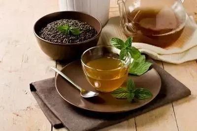 吃瓜后喝茶肚子胀,喝茶养生却腹胀不适，揭秘原因及应对策略