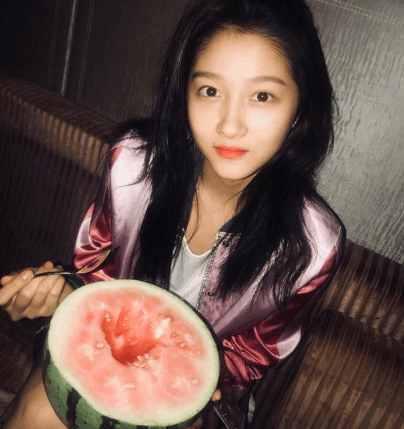 李美丽吃瓜头像照片,揭秘网络红人的魅力瞬间