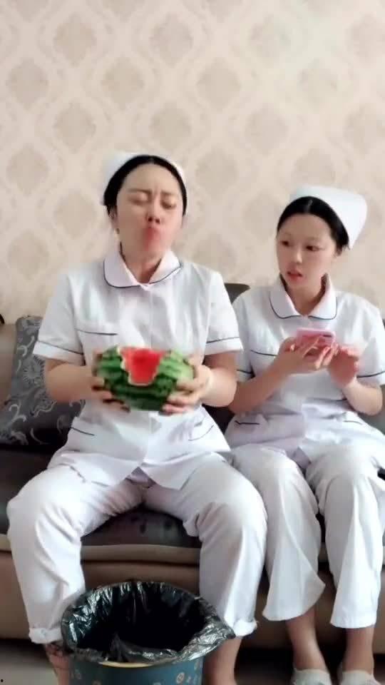 护士吃的瓜,揭秘护士们日常的“甜蜜瓜”生活