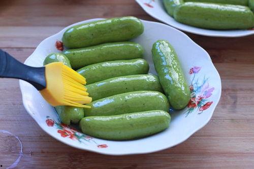 蘸蒜的吃瓜,蘸蒜吃瓜的独特风味体验