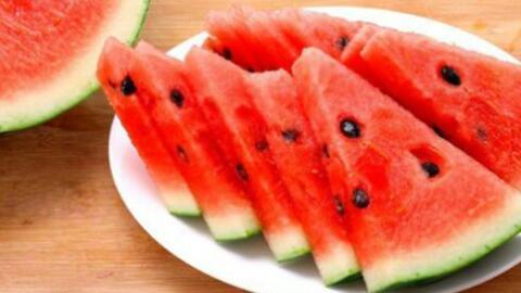 上班吃瓜视频,揭秘办公室里的“吃瓜”现象